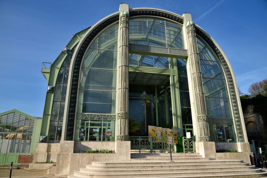 grandes_serres_-_entree_cf-g._grandin_mnhn_0