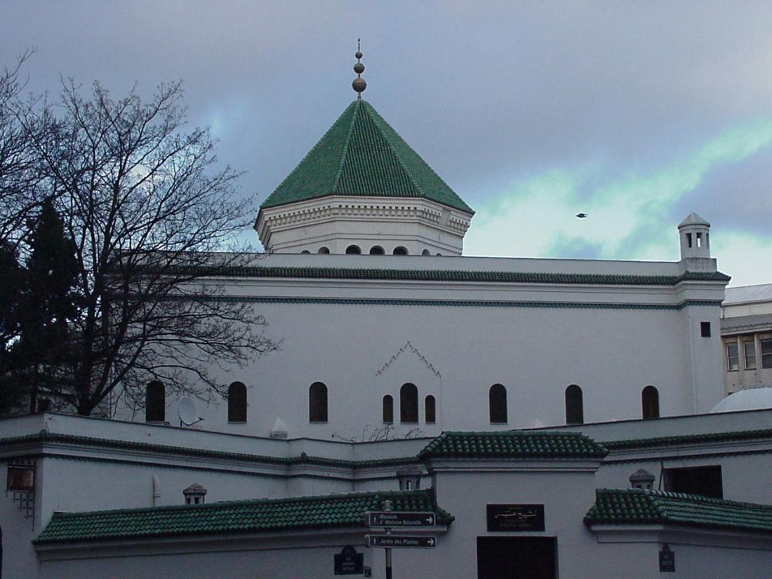 Paris 128 décembre 2004 MVC-002S