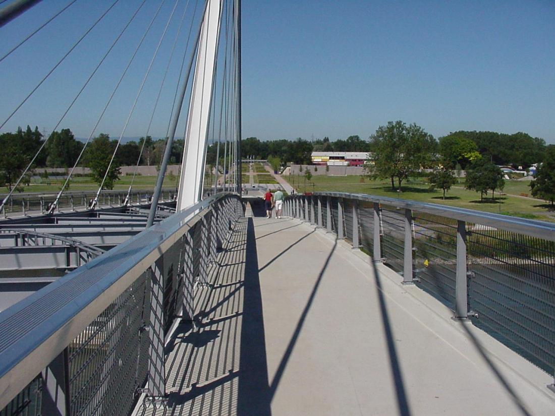 Deux rives 24 MVC-005S